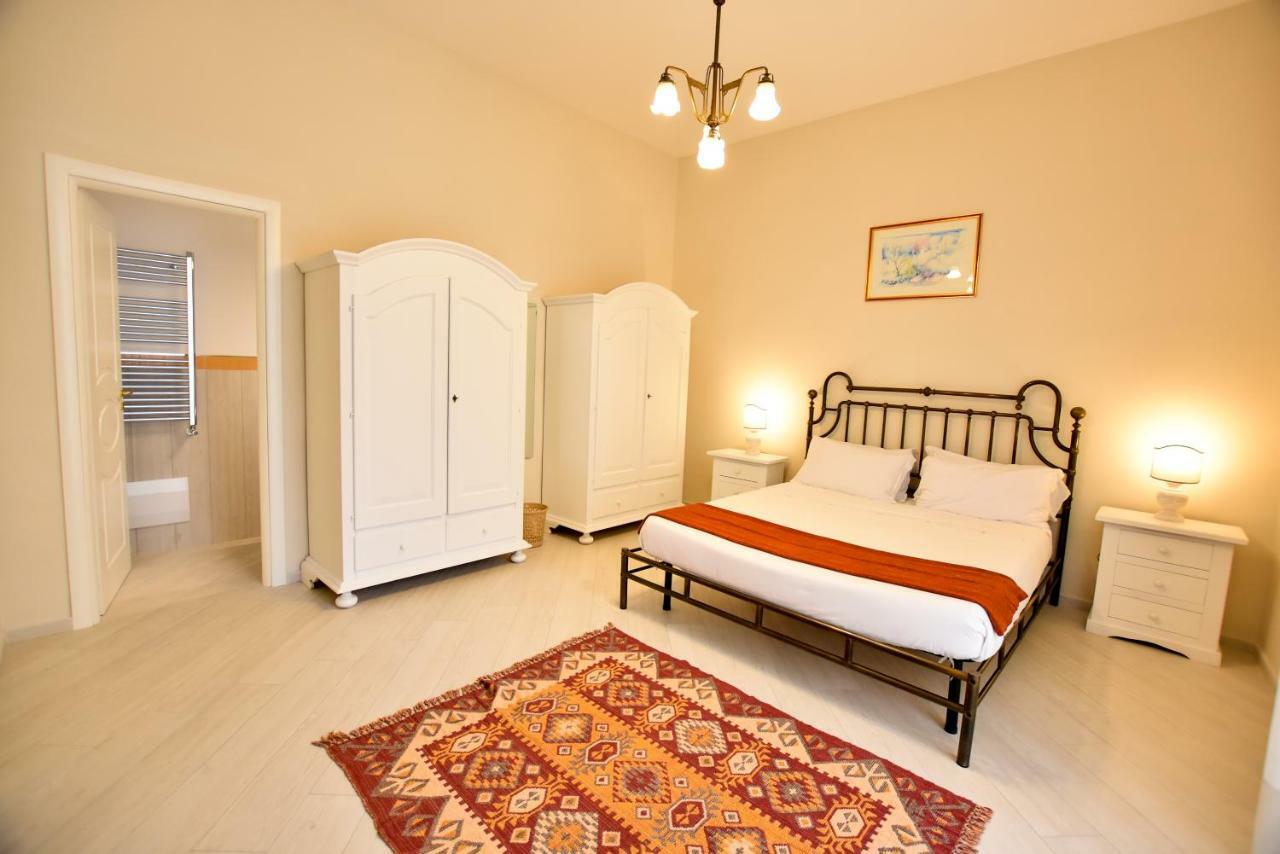 Domus Borbonica Bed & Breakfast Naples Luaran gambar